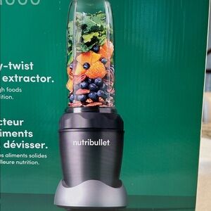 New in box. Nutribullet pro 1000